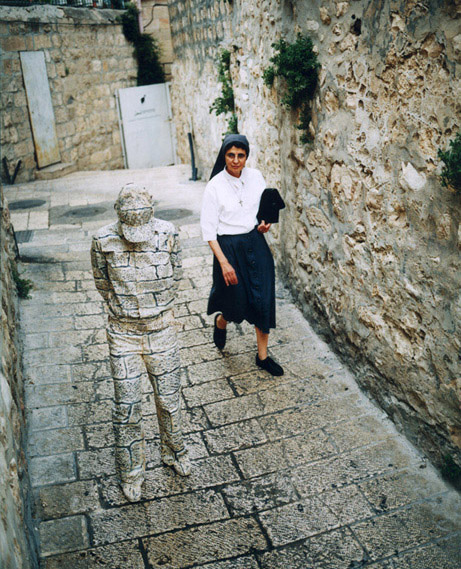 Police Camera Christian Quarter/Nun ©&nbsp;Désirée Palmen (2006)