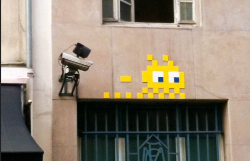 Space Invader CCTV Show, Paris 2008. Photographie&nbsp;: flyintiger (2011)